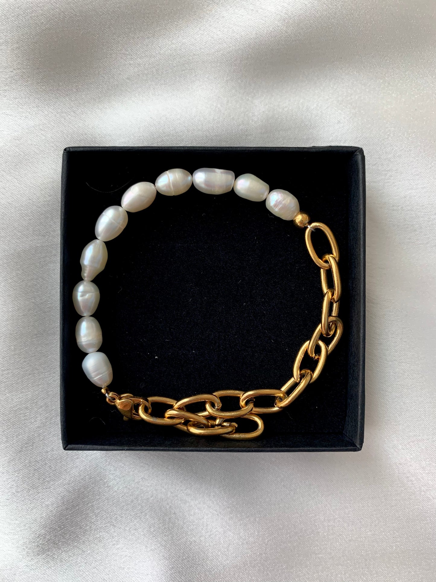 MINA Perlenarmband - Gold