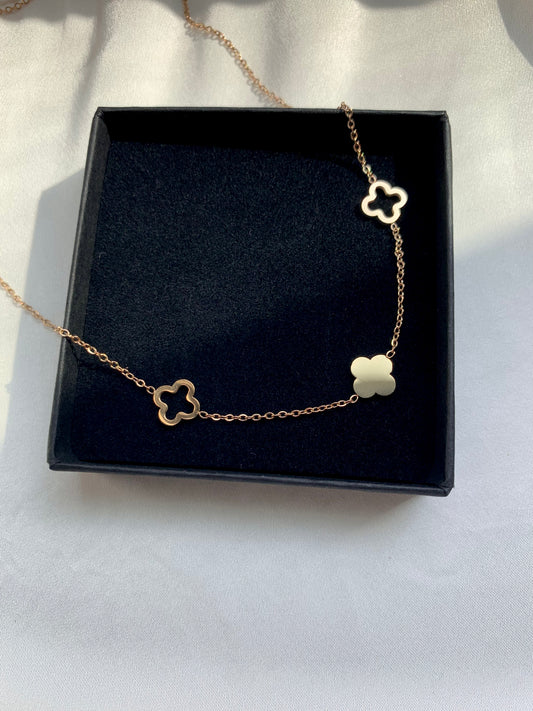 LUCKY Necklace - Gold